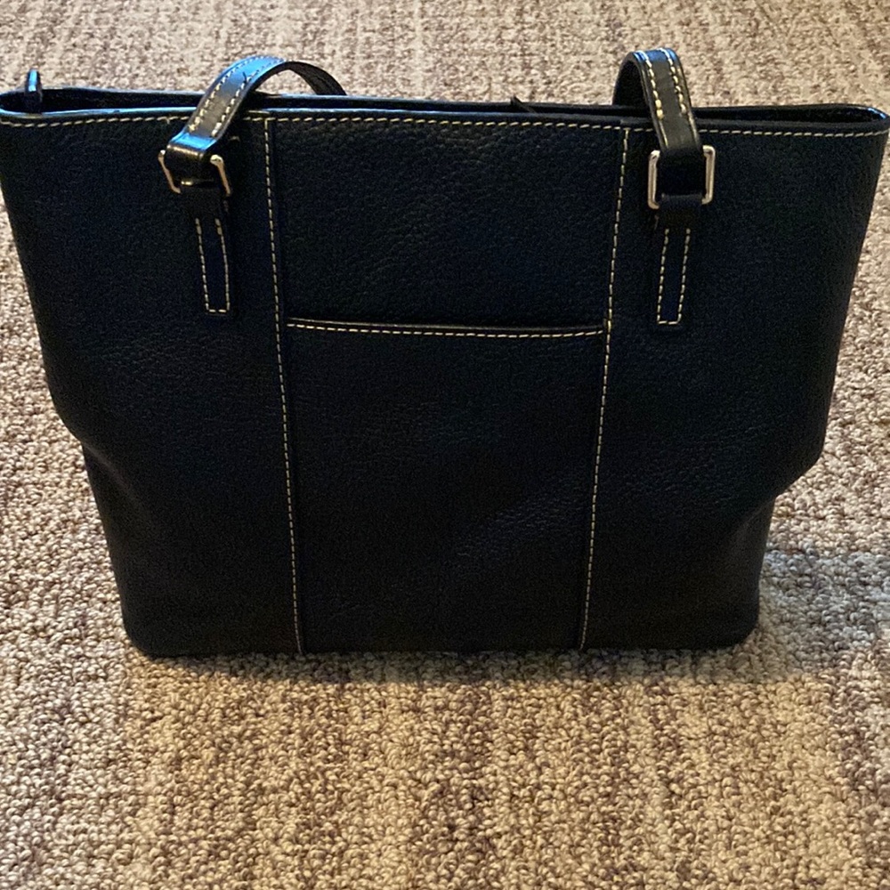 Dooney & Bourke Black Leather Shoulder Bag with Contrast Stitching - Picture 6 of 8